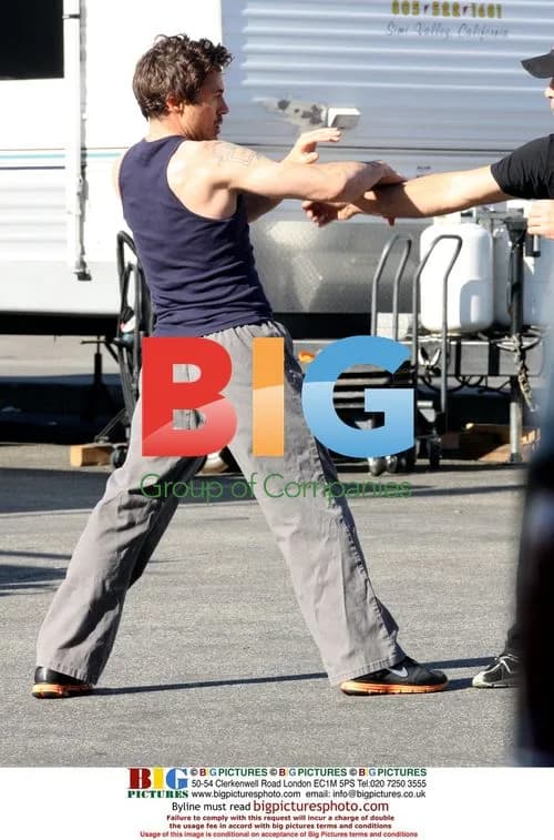 Robert Downey Jr. Doing Kung Fu on 'Due Date' Set