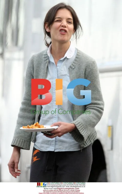 Katie Holmes on 'The Romantics' set