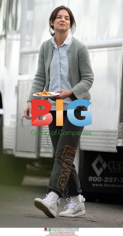 Katie Holmes on set of 'The Romantics'