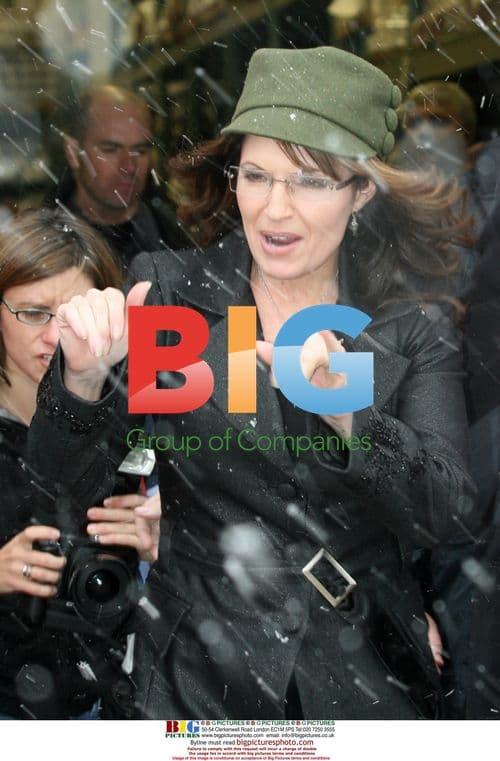 Sarah Palin and Family at Book Signing in Fairfax