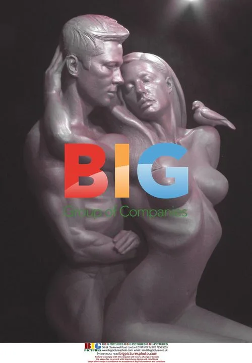 Brad Pitt and Angelina Jolie Sculpture