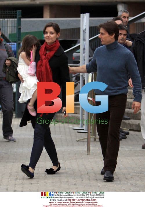 Katie Holmes and Suri visit Tom Cruise on 'Knight and Day' set