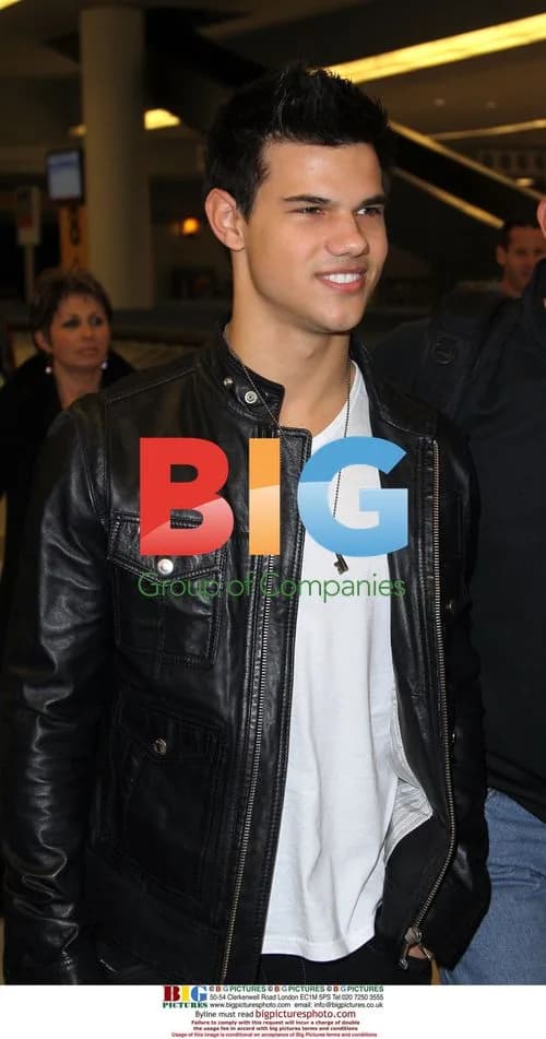 Taylor Lautner Arrives at JFK Airport