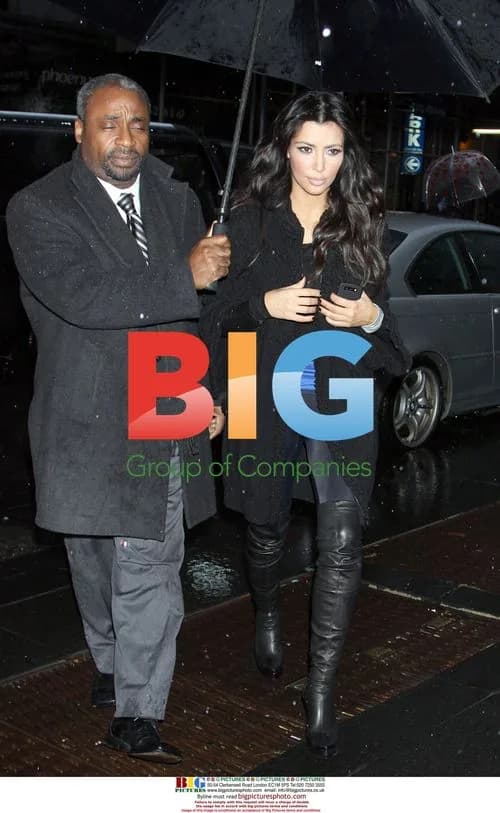 Kim Kardashian Arrives in NYC