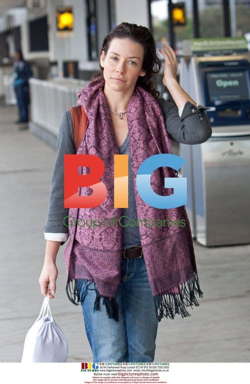 Evangeline Lilly Lost at LAX