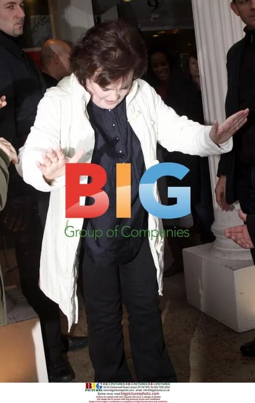 Susan Boyle Visits Church in Paris