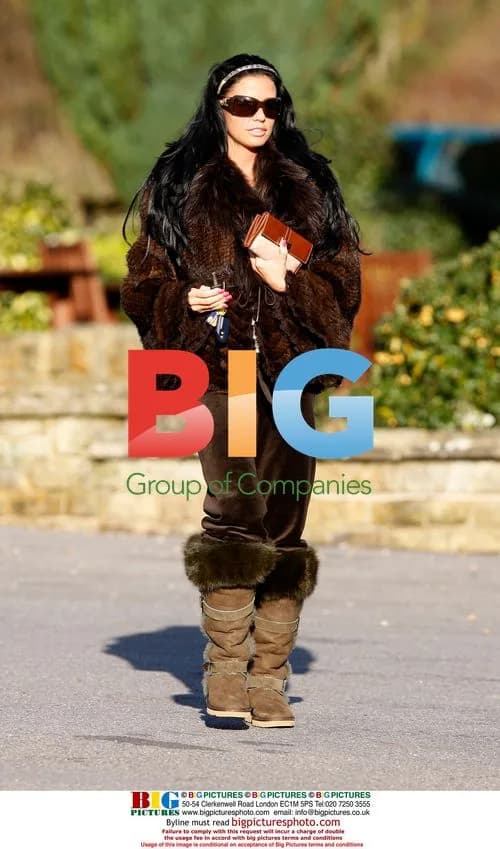 Katie Price Out for Lunch with Friend