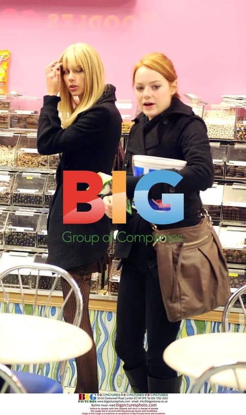 Taylor Swift and friend get ice cream in NYC