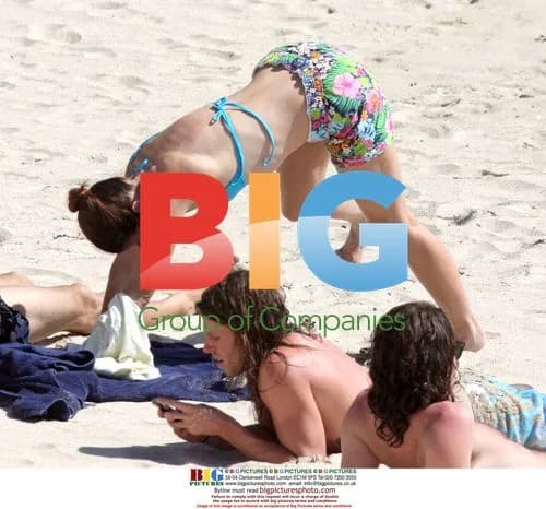 Kristin Davis spotted with boyfriend