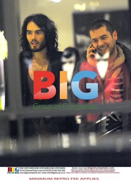 Russell Brand shopping for ring at Cartier's