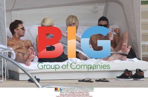 Kelly Osbourne enjoys Miami vacation