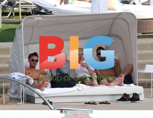 Kelly Osbourne's Miami vacation with friends