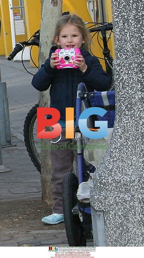 Jennifer Garner and daughter Violet out in Santa Monica