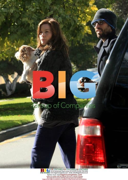 Liv Tyler and son surprised by dragon gift