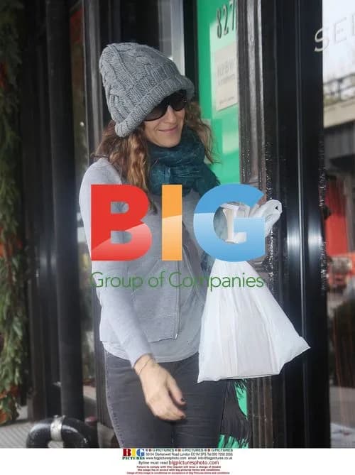 Sarah Jessica Parker Leaves Hair Salon