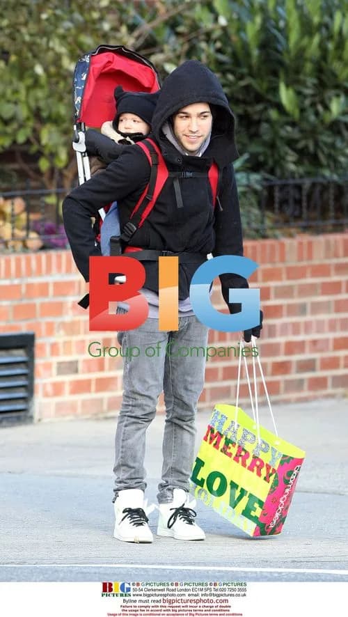 Pete Wentz and son Bronx shopping in NYC