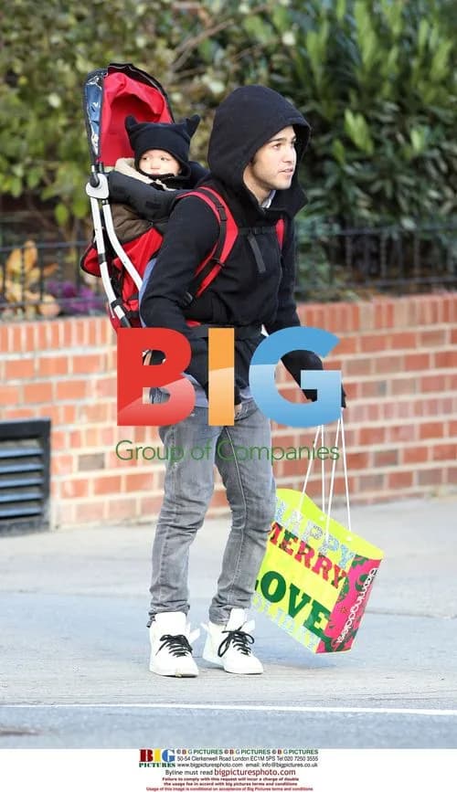 Pete Wentz and son Bronx shopping in NYC