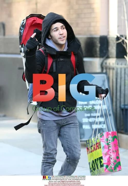 Pete Wentz and son Bronx shopping
