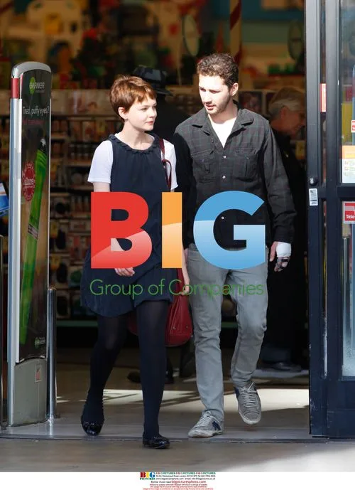 Shia Labeouf & Carey Mulligan Kissing in Studio City