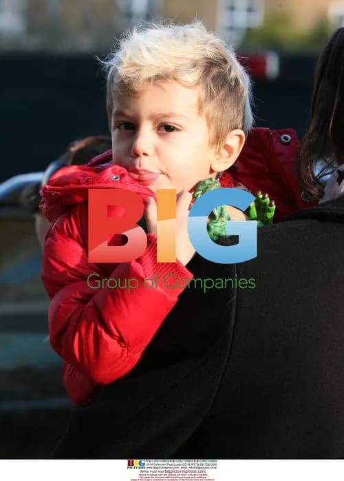 Gwen Stefani and Gavin Rossdale go shopping with kids