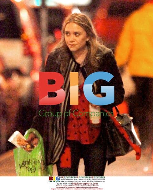 Mary-Kate Olsen Christmas Shopping in NYC
