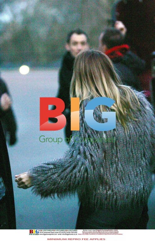 Sienna Miller and Jude Law in Central Park