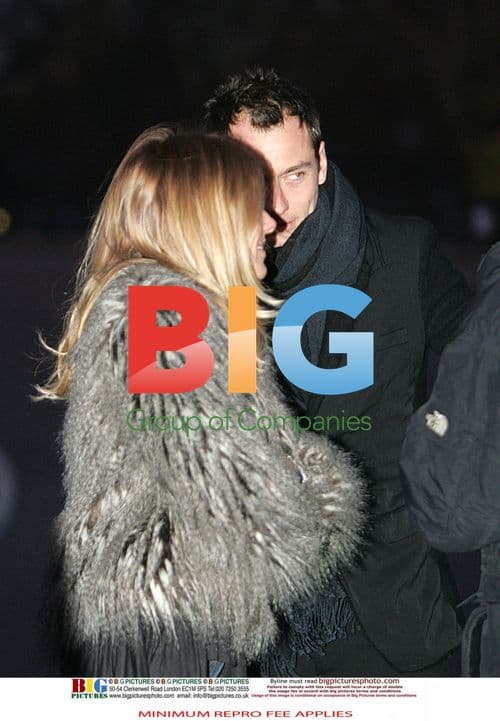 Sienna Miller and Jude Law horse carriage ride