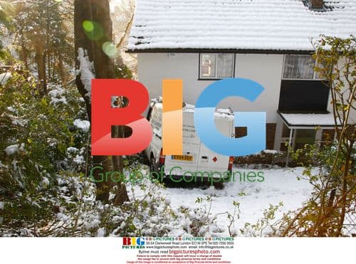 Van crashes into home in Warlingham, UK