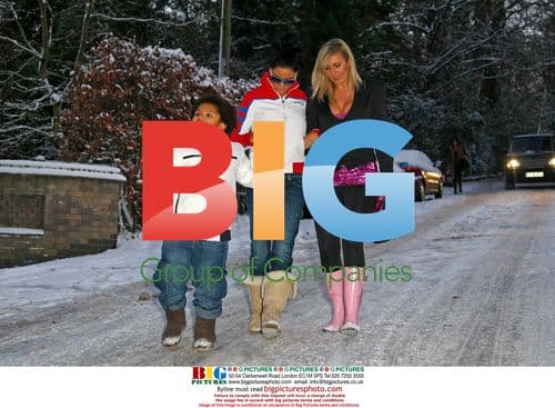 Katie Price leaves home with son and Alex Reid