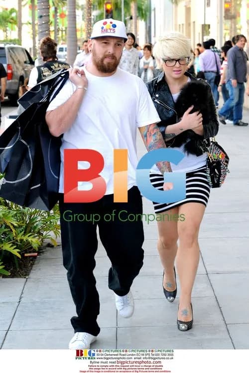 Kelly Osbourne Christmas Shopping
