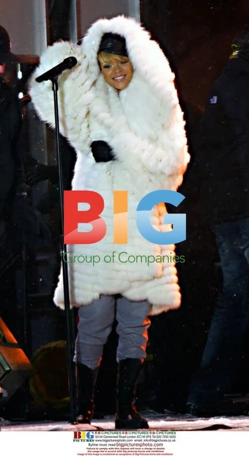 Rihanna performs in Rockefeller Center