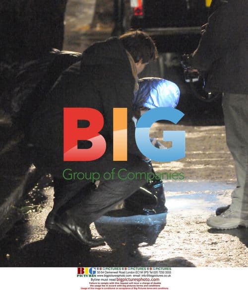 Olympic Minister Tessa Jowell looks for keys