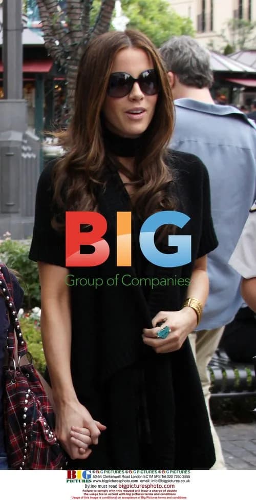 Kate Beckinsale Goes Shopping in LA