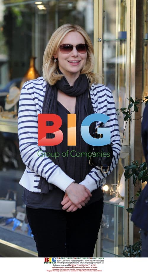 Laura Prepon Shopping in Beverly Hills