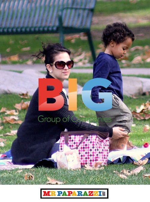 Ziggy Marley spends family time in park