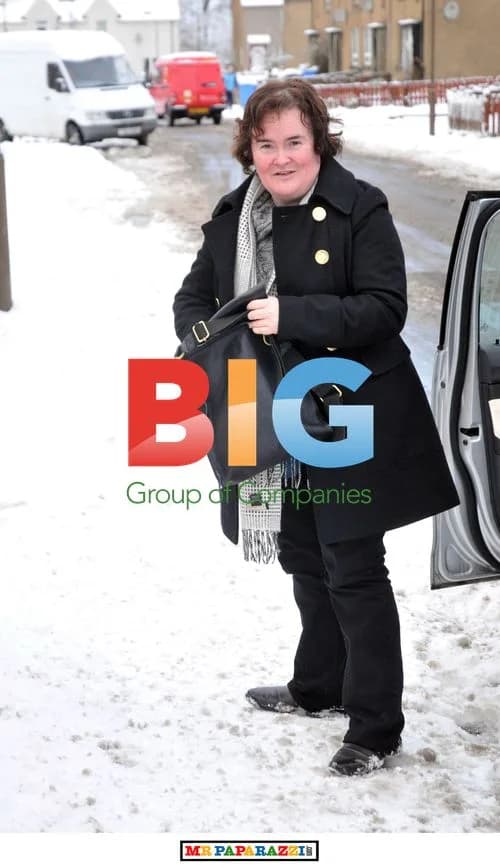 Susan Boyle throws snowballs