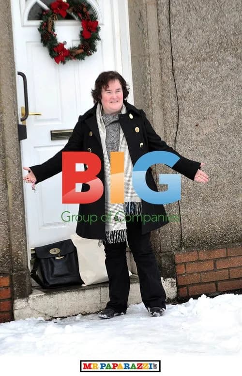 Susan Boyle's Festive Snowball Fight