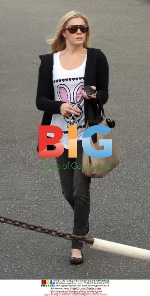 Singer LeAnn Rimes gets hair done in Santa Monica