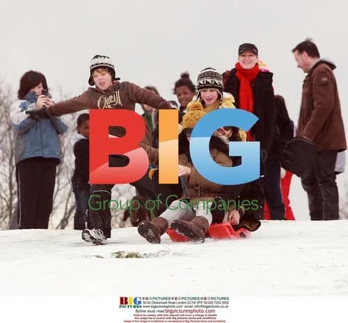 Russell Brand and Katy Perry go sledding