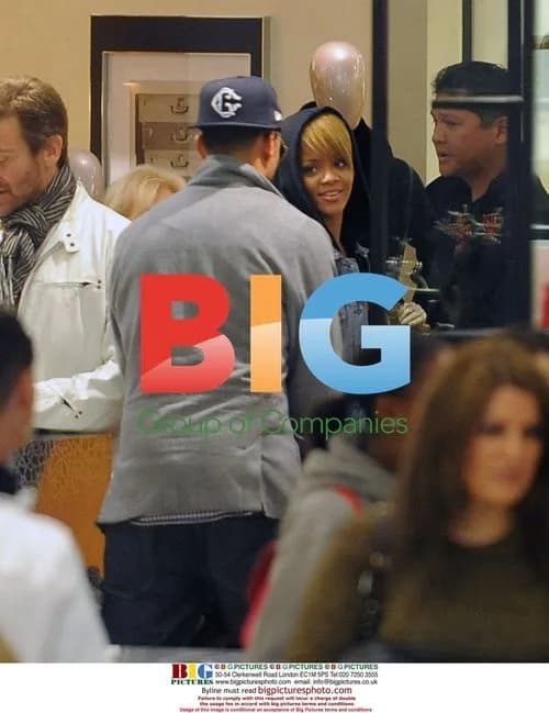 Rihanna Shopping in Beverly Hills
