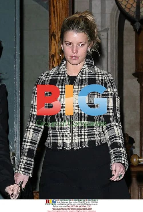 Jessica Simpson out in NYC