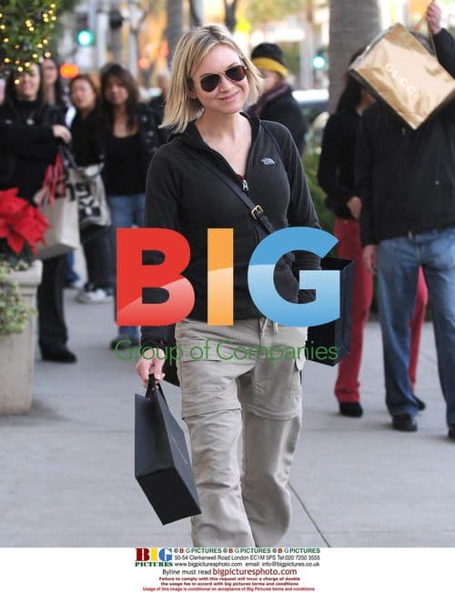 Renee Zellweger Shopping in Beverly Hills