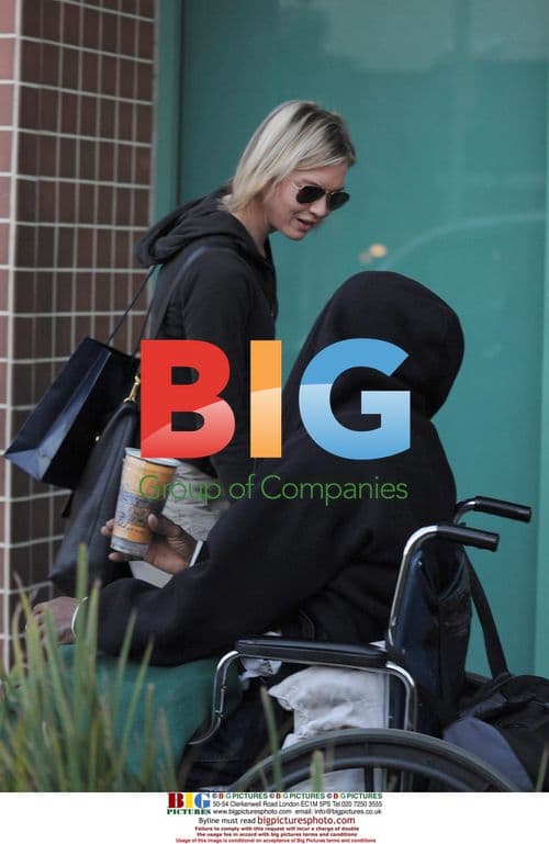 Renee Zellweger buys watch in Beverly Hills