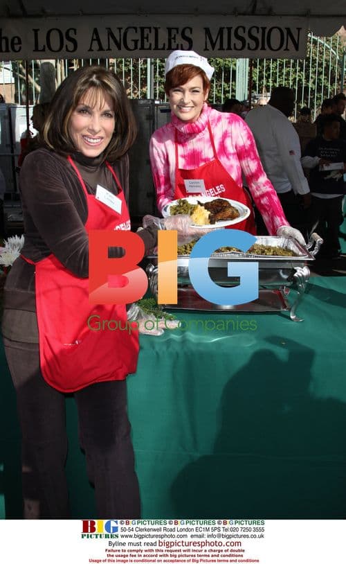Kate Linder and Carolyn Hennesy volunteer at event