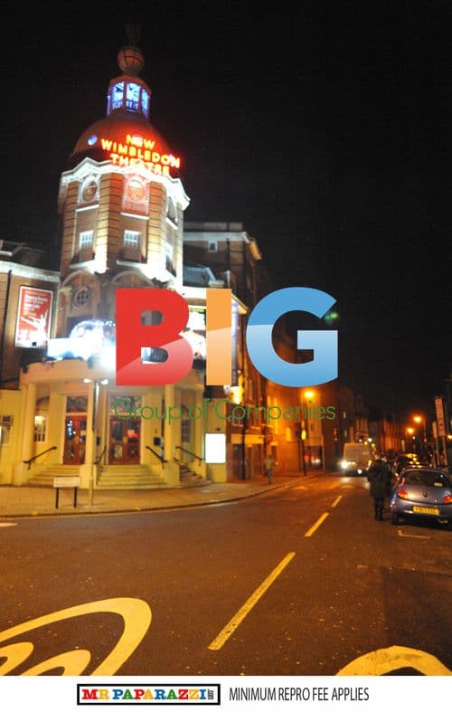 Pamela Anderson Leaves Wimbledon Theatre