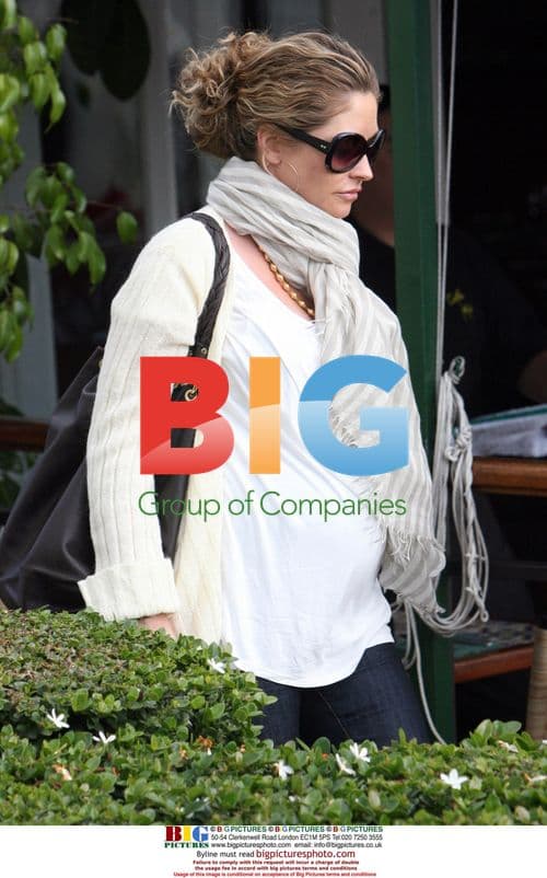 Rebecca Gayheart Stops for Lunch Pregnant