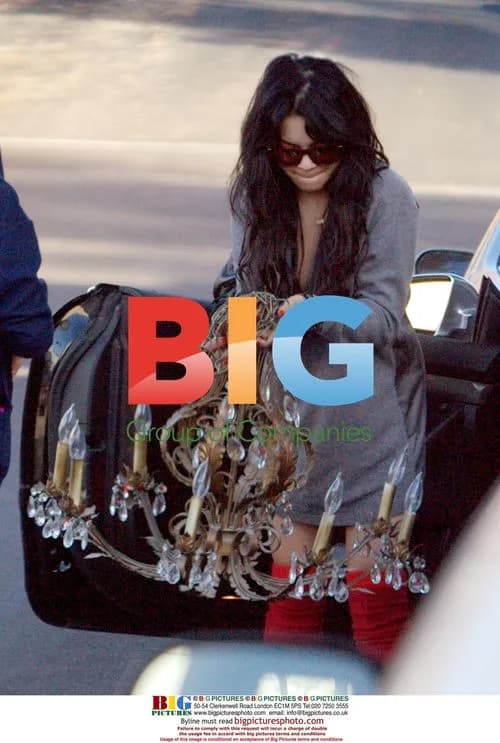 Vanessa Hudgens shops for Christmas
