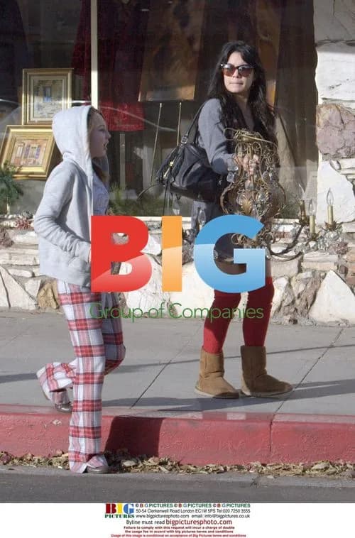Vanessa Hudgens buys holiday items