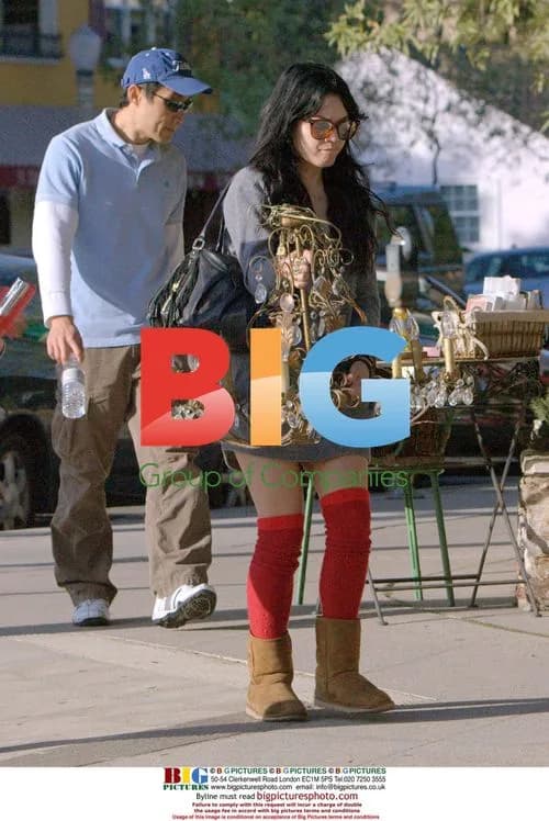 Vanessa Hudgens Picks Up Last-Minute Items