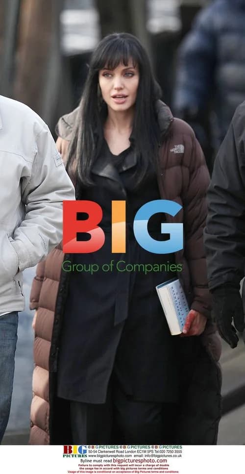 Angelina Jolie on set of 'Salt' in NYC